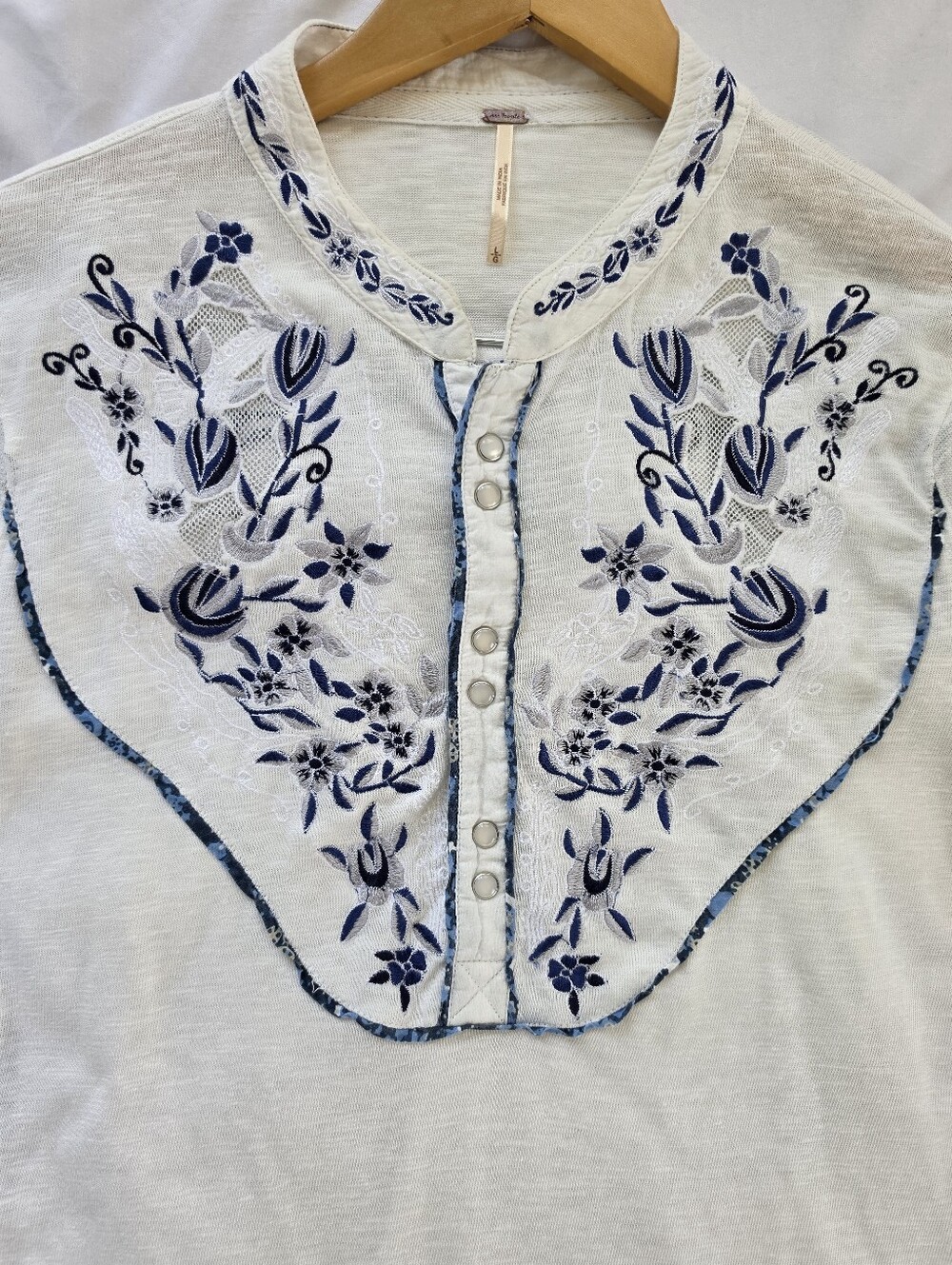 Free People Sundance Kid Henley Iviry/blue Top with Floral Embroidery - Picture 8 of 11